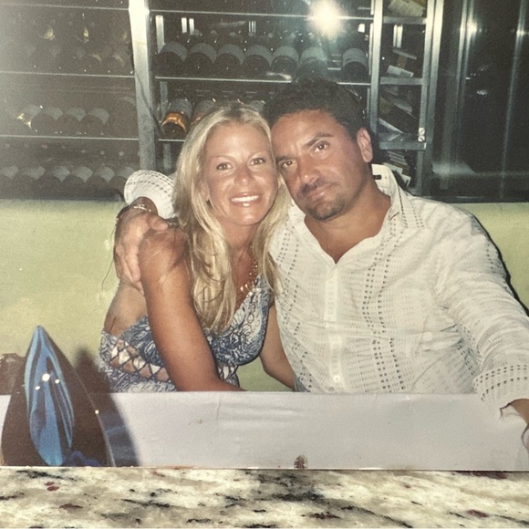 IF U HAVE A MOMENTโฆ. PLEASE READ TO UNDERSTAND Y I SELL ON POSHMARKโฆ๐๐ - Picture 8 of 15